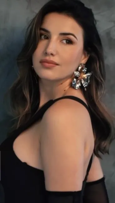 Selena-Dee