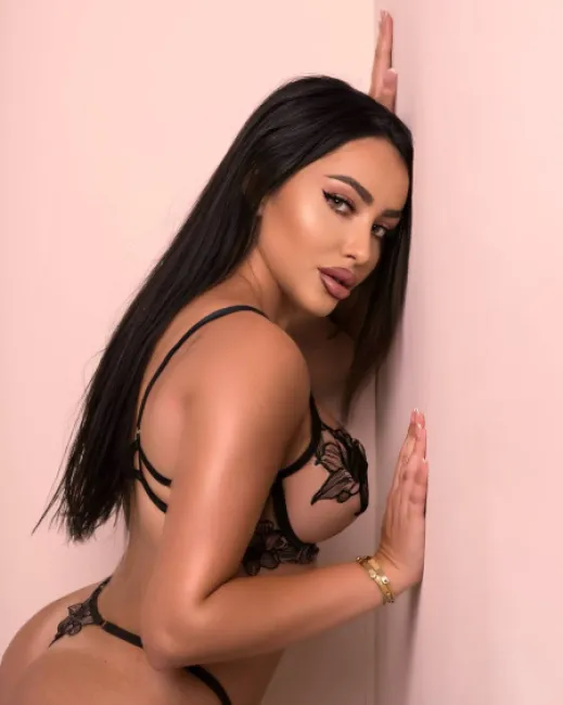 Vanessa Lux