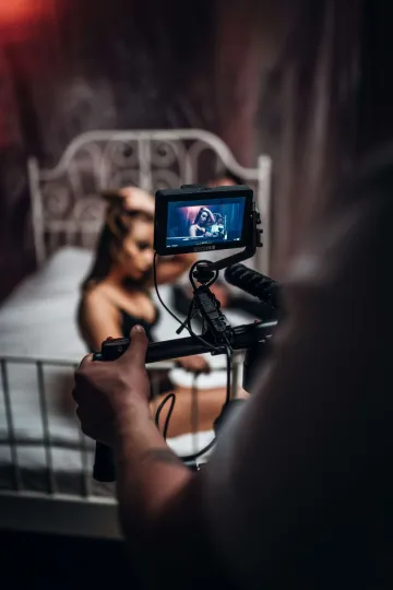Photography Tips For Busty Escorts to Attract More Clients