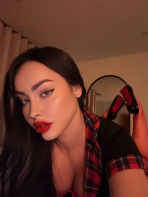 Vanessa Lux