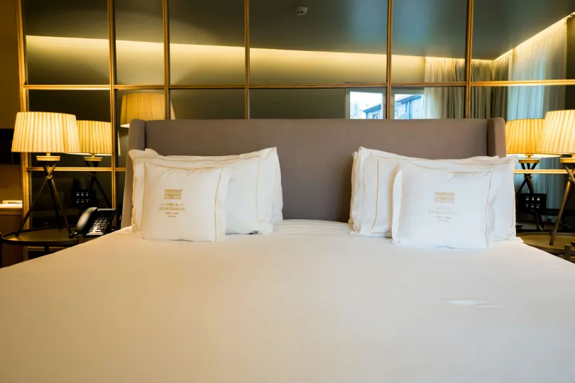 Should You Meet Your Escort at Home or in a Hotel?